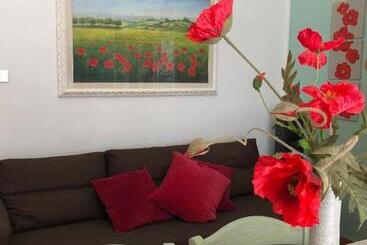 ベッドアンドブレックファースト A Uardia