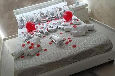 هتل Valentine’s Suite