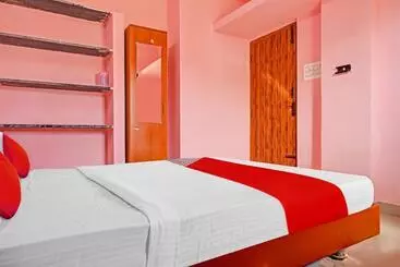 ホテル Oyo Flagship 81392 Royal Plazza Homestay