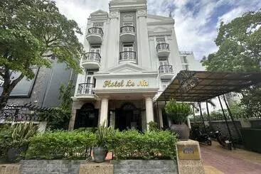 هتل Capital O 1183 Villa Le Na