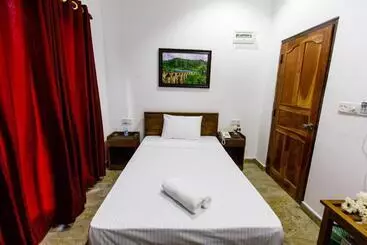 هتل Pearl Island Inn
