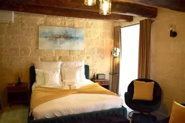 Bed and Breakfast Babel Suites