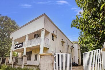 Otel Oyo Flagship 81356 Mahavir Galaxy