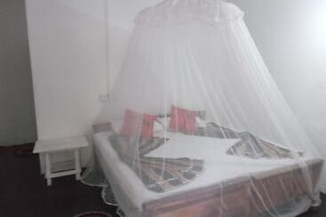 בית מלון כפרי Surf East Villa