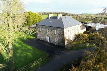 Bed and Breakfast Portinaghy House