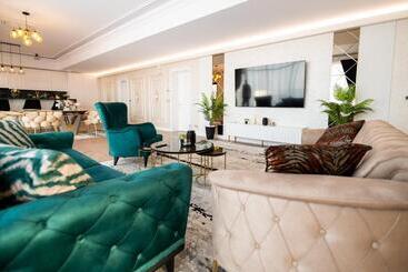 هتل The Penthouse