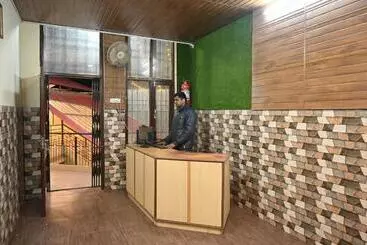 ペンション Eminence Resort & Gym