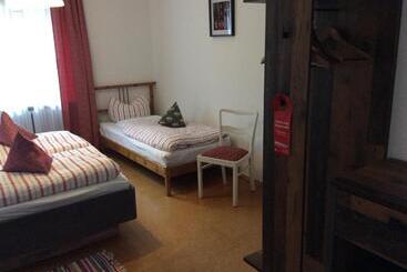 Otel Gasthaus Zum Engel