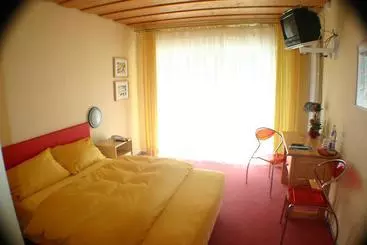 ホテル La Provence Garni