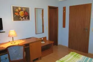 ホテル Pension Weinhaus Unger