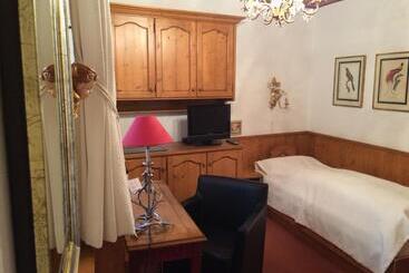 Hotelli Spiegel Garni