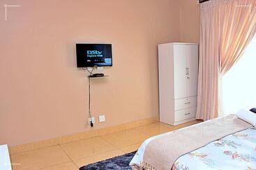 Pension The Global Link Hub