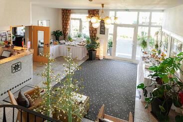 בית מלון כפרי Avalon