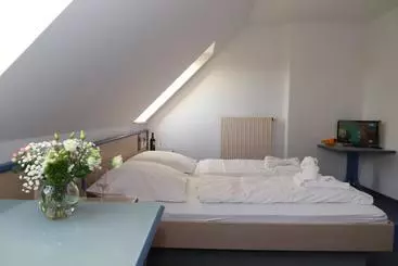 Hotelli Smart Hostel By Landgasthof Velber 24h7d