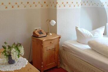 Hotel Und Gasthof Dreibeiniger Hund