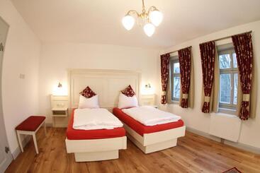 Отель Villa Victoria