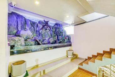 Hotel Collection O Royal Tourist Home