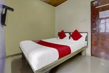 ホテル Flagship Shrusti Lodge