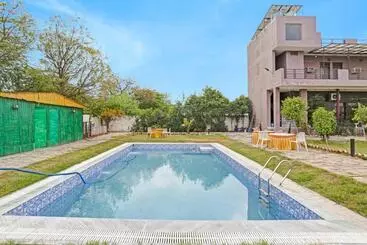 ホテル Oyo Sehgal Farms