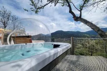 Aamiaismajoitus (B&B) La Bulle D Ardèche