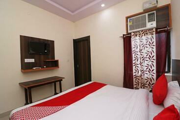 酒店 Oyo Grand Sudershan Hs