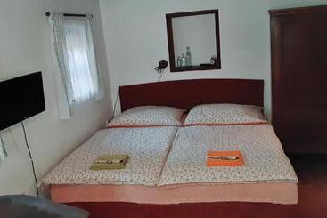 مبيت وإفطار Chalupa U Studánky