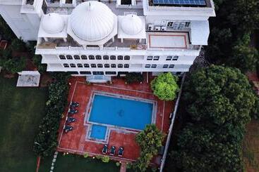 Отель Anuraga Palace