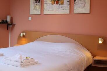 Отель Hôtel Domaine De Volkrange