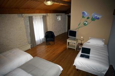 Отель La Rochelle Lodge