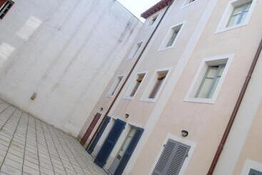 هتل Temporesidence Chateauneuf