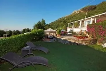 Hotelli B&b Il Tramonto