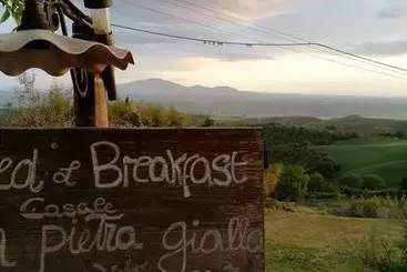 ホテル Casale La Pietra Gialla B&b