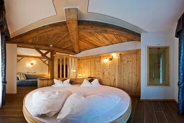 Отель Cavallino Lovely