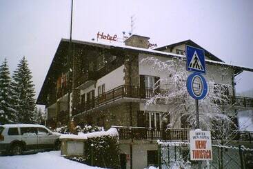 בית מלון כפרי Des Alpes