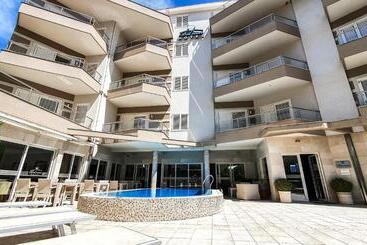 هتل Apartments Del Mar