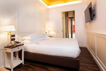 The Glam Boutique Hotel & Apt