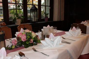 ホテル Brauhaus Manforter Hof