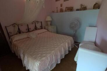 בית מלון כפרי Cinqueterre Holidays