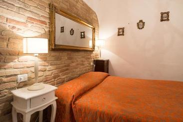 Отель Donna Nobile