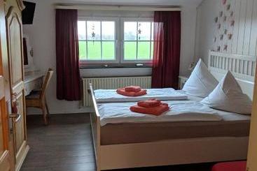 Отель Landhaus Am Friesendeich