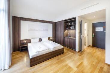 Sevendays Hotel Boardinghouse