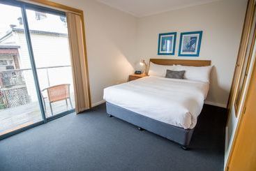 هتل 96 On Arthur Apartments