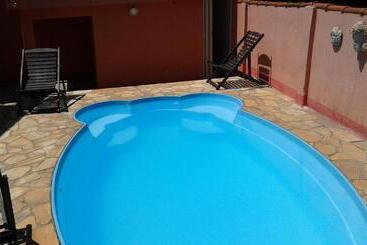 호텔 Pouso Mariazinha