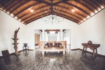 ホテル Villa White Queen