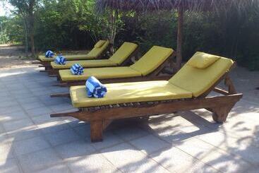 Hotel Giman Free Beach Resort