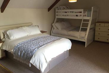 בית מלון כפרי The Smugglers Inn