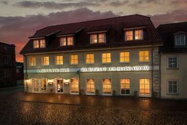 酒店 Zur Burg Gmbh