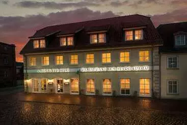 Hotelli Zur Burg Gmbh