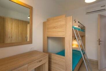 Socrates Apartments & Restaurant