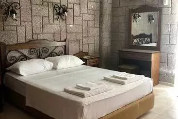 هتل آپارتمان Babylon Gardens Apart